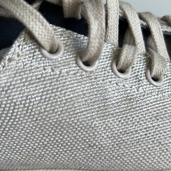 New TOMS classic canvas sneaker - Picture 4 of 10